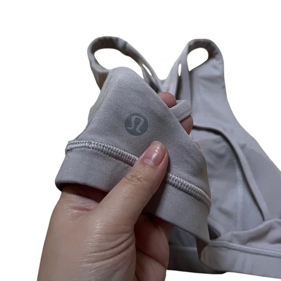 Lululemon Free To Be Serene Sports Bra High Neck Size 4 - Picture 3 of 4
